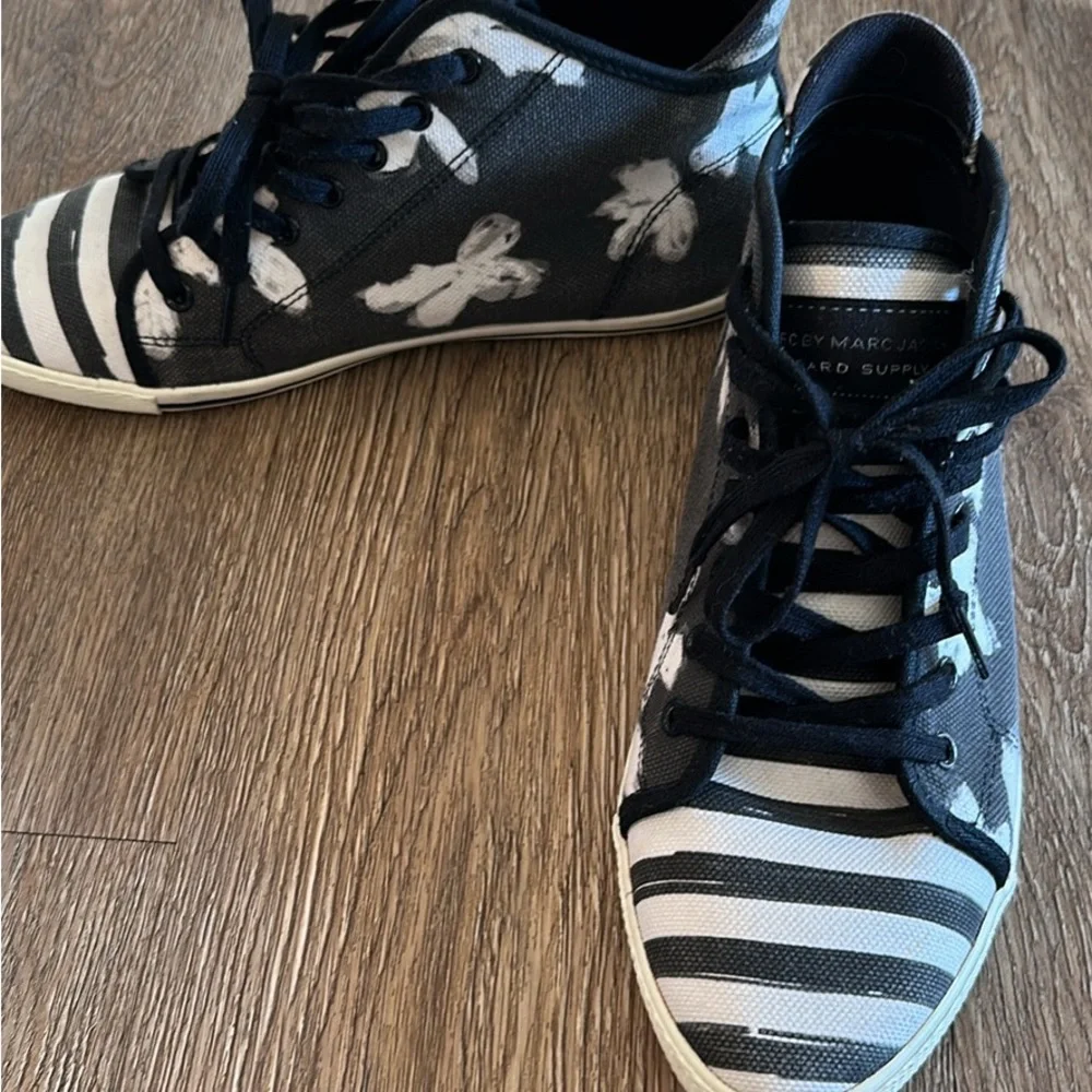 Marc Jacobs Black and White High-Top Sneakers - Picture 3 of 6